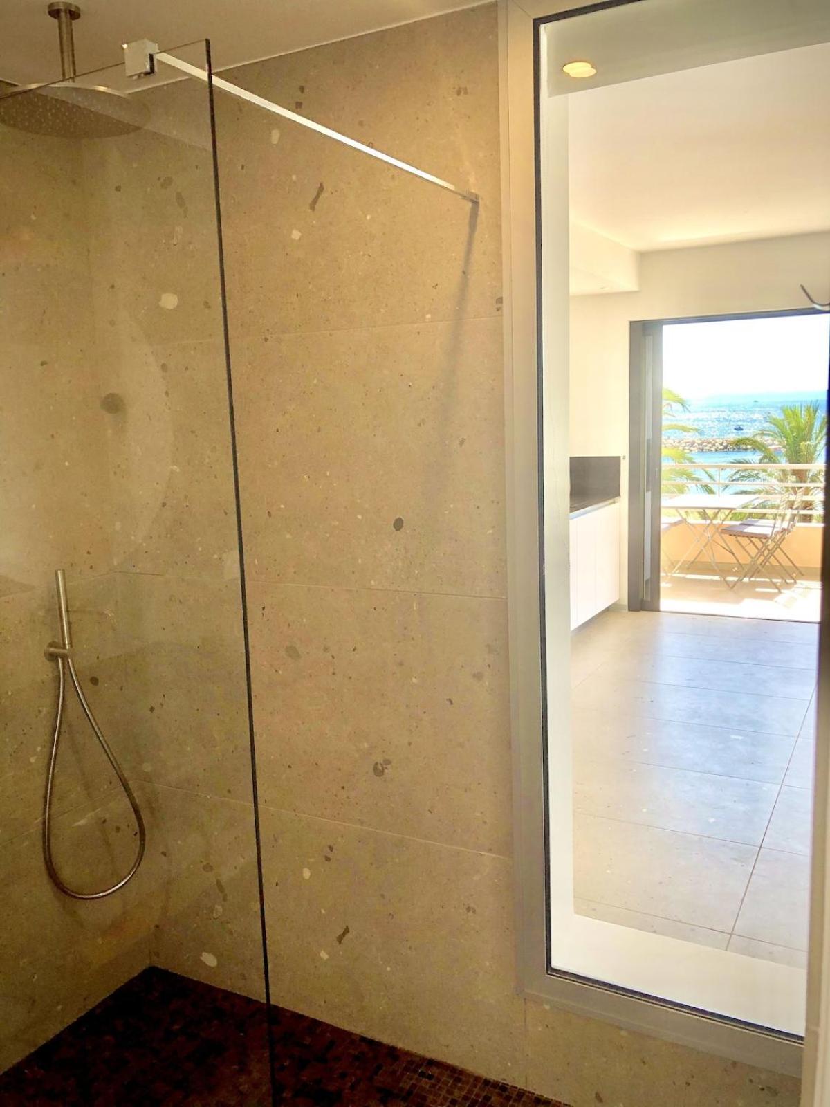 Appartement T3 Lumineux Traversant Totalement Neuf En Face De La Plage Front De Mer Vue Sur Les Iles Vue Mer Panoramique Assuree Residence De La Plage Centre Ville Du Lavandou 3Eme Etage Avec Ascenseur Appartement T3 Le Lavandou Extérieur photo